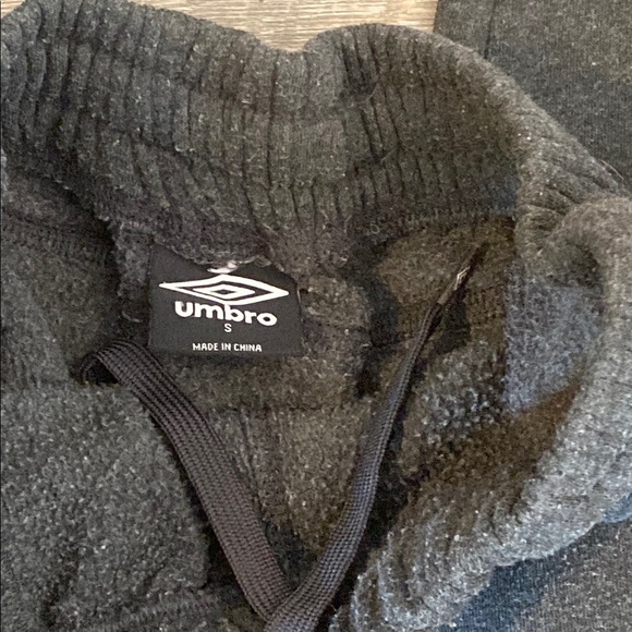 Umbro Black Track Pants with Tapered Ankle Design - Picture 2 of 6